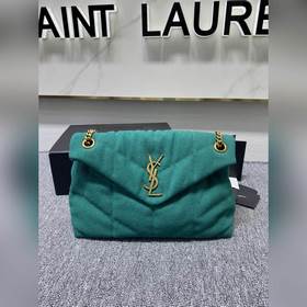 Новая сумка Lou от Saint Laurent из канваса с облаками. Каждая де