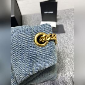 YSL Loulou puffer из джинсовой серии отличается высокой эстетикой