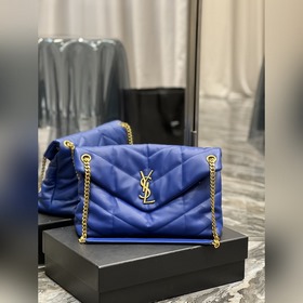 Изготовлено из 100% овечьей кожи, мягкое и нежное на ощупь, созда
