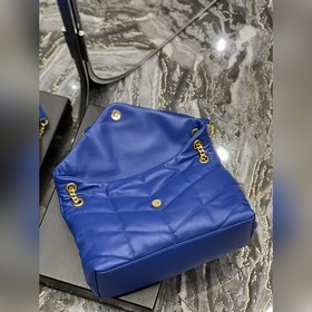 Изготовлено из 100% овечьей кожи, мягкое и нежное на ощупь, созда