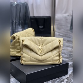 Изготовлено из 100% овечьей кожи, мягкое и нежное на ощупь, созда