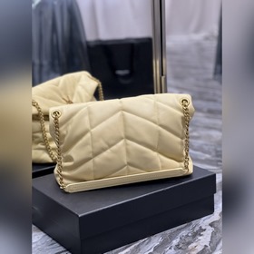 Изготовлено из 100% овечьей кожи, мягкое и нежное на ощупь, созда