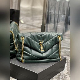 Изготовлено из 100% овечьей кожи, мягкое и нежное на ощупь, созда