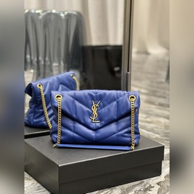 Изготовлена из 100% кожи ягненка, мягкая и нежная на ощупь, созда