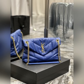 Изготовлена из 100% кожи ягненка, мягкая и нежная на ощупь, созда