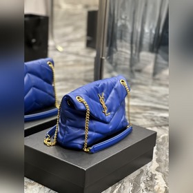 Изготовлена из 100% кожи ягненка, мягкая и нежная на ощупь, созда
