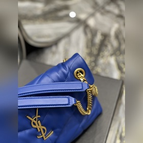 Изготовлена из 100% кожи ягненка, мягкая и нежная на ощупь, созда