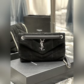 Изготовлена из 100% кожи ягненка, мягкая и нежная на ощупь, созда