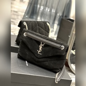 Изготовлена из 100% кожи ягненка, мягкая и нежная на ощупь, созда