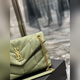Изготовлено из 100% овечьей кожи, мягкое и нежное на ощупь, созда