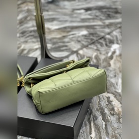 Изготовлено из 100% овечьей кожи, мягкое и нежное на ощупь, созда