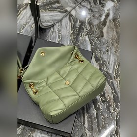Изготовлено из 100% овечьей кожи, мягкое и нежное на ощупь, созда