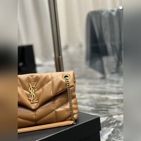 Изготовлено из 100% овечьей кожи, мягкое и нежное на ощупь, созда
