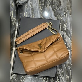 Изготовлено из 100% овечьей кожи, мягкое и нежное на ощупь, созда