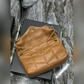 Изготовлено из 100% овечьей кожи, мягкое и нежное на ощупь, созда