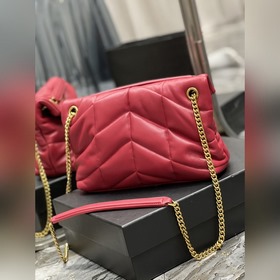 Изготовлено из 100% овечьей кожи, мягкое и нежное на ощупь, созда