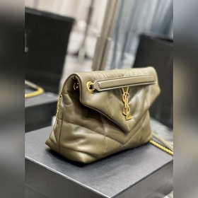 Изготовлено из 100% овечьей кожи, мягкое и нежное на ощупь, созда