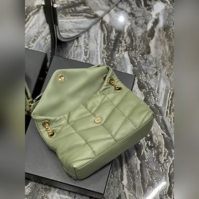 Изготовлено из 100% овечьей кожи, мягкое и нежное на ощупь, созда
