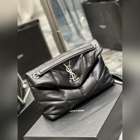 Изготовлено из 100% овечьей кожи, мягкое и нежное на ощупь, созда