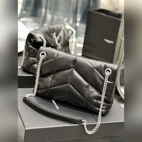 Изготовлено из 100% овечьей кожи, мягкое и нежное на ощупь, созда