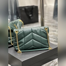 Изготовлено из 100% овечьей кожи, мягкое и нежное на ощупь, созда