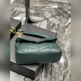Изготовлено из 100% овечьей кожи, мягкое и нежное на ощупь, созда
