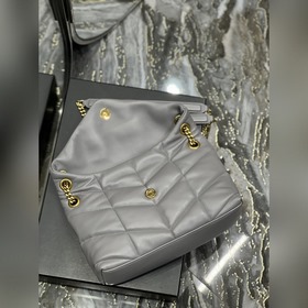 Изготовлено из 100% овечьей кожи, мягкое и нежное на ощупь, созда