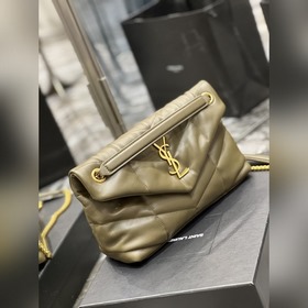 Изготовлено из 100% кожи ягненка, мягкое и нежное на ощупь, созда