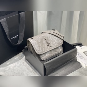 【Комплектация】 Модель： 633151 Оригинальная кожа Размер： 22 × 16,5