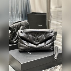 Изготовлено из 100% овечьей кожи, мягкое и нежное на ощупь, созда