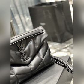 Изготовлено из 100% овечьей кожи, мягкое и нежное на ощупь, созда