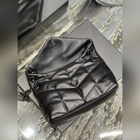 Изготовлено из 100% овечьей кожи, мягкое и нежное на ощупь, созда