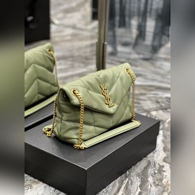 Изготовлено из 100% овечьей кожи, мягкое и нежное на ощупь, созда