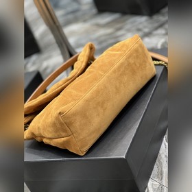 Изготовлено из 100% овечьей кожи, мягкое и нежное на ощупь, созда