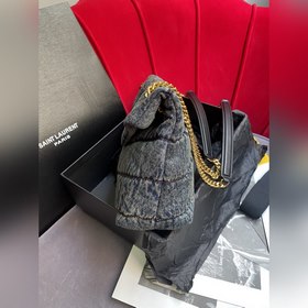 В частности, эта серия джинсовых сумок отличается высокой эстетич