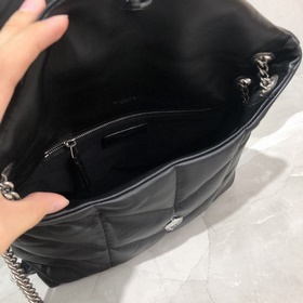 29 см_ LOULOU PUFFER Сумка из стеганой кожи ягненка, изготовлена 