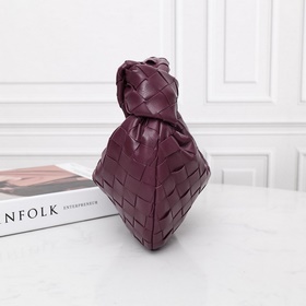 Новая весенняя коллекция 2023 года： женская сумка MINI JODIE. Нов