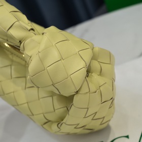 Новая весенняя коллекция 2023 года： женская сумка MINI JODIE. Нов