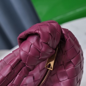 Новая весенняя коллекция 2023 года： дамская сумка MINI JODIE. Нов