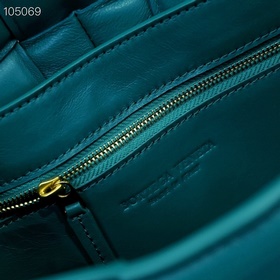 6688# Размер： 26x18x8 см