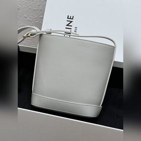 Новые мини-сумки Celine По сравнению с маленьким размером, мини-в