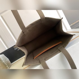 Новинки осени-зимы Tote Cacbs Новая коллекция осень-зима ~ Квадра