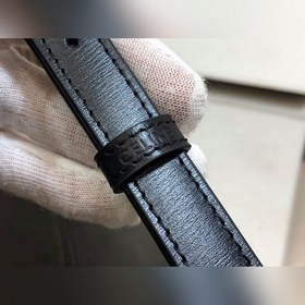 8 x 6 x 2 дюйма (21 x 15 x 4,5 см) Кожа быка Подкладка из овечьей