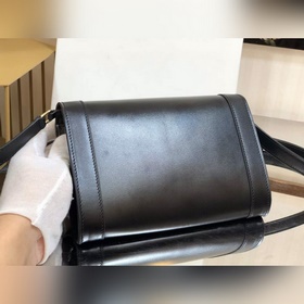 8 x 6 x 2 дюйма (21 x 15 x 4,5 см) Кожа быка Подкладка из овечьей
