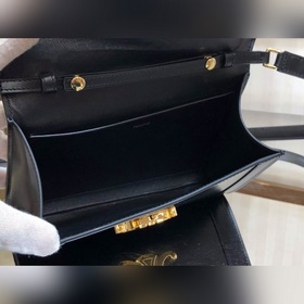 8 x 6 x 2 дюйма (21 x 15 x 4,5 см) Кожа быка Подкладка из овечьей