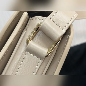 Новая модель TEEN BESACE TRIOMPHE из блестящей кожи быка Новая су