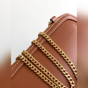 1 основное отделение, длина цепочки 55 см Размеры： 16 x 11 x 8 см
