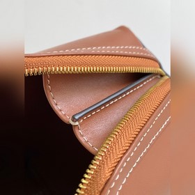 1 основное отделение, длина цепочки 55 см Размеры： 16 x 11 x 8 см