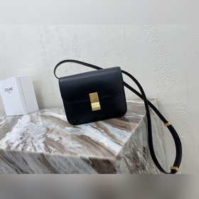 18,5 х 14 х 6 см, новый импортный кожаный чехол, двойные пружинны