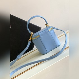 CELIN-E 23s весна-лето - мини-косметичка из гладкой кожи Новая ко